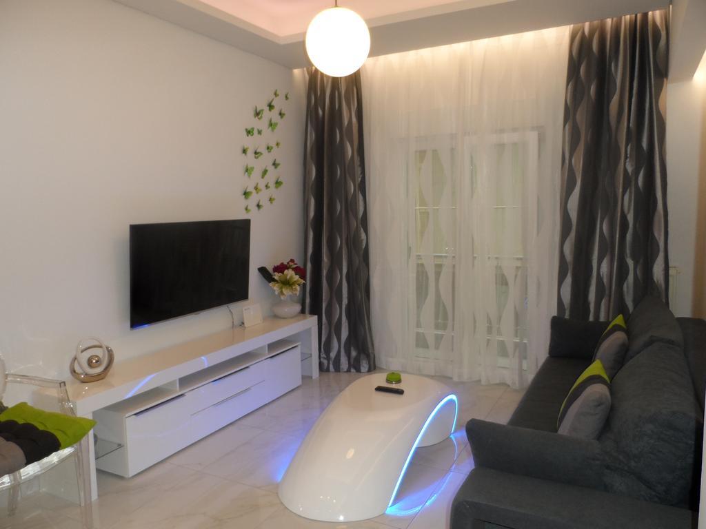 Laura White Tower Apartment Салоники Экстерьер фото